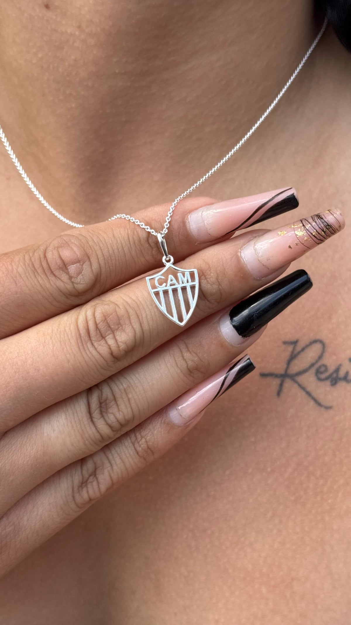 Colar atlético mineiro vazado